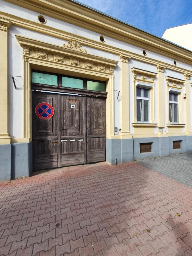 Belvarosi Exkluziv Loft Дебрецен Екстер'єр фото